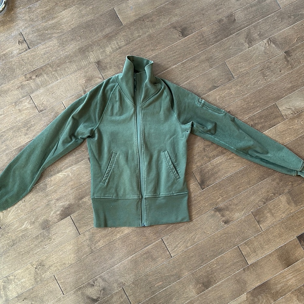 Lululemon sweater. XS.